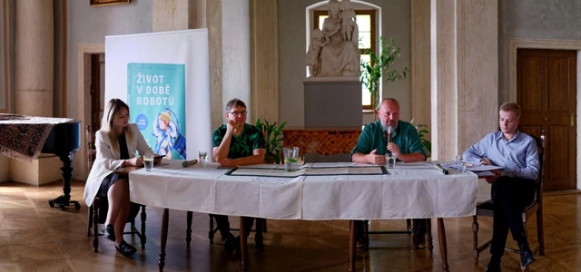 Expertní debata o rolích, které si AI nezahraje