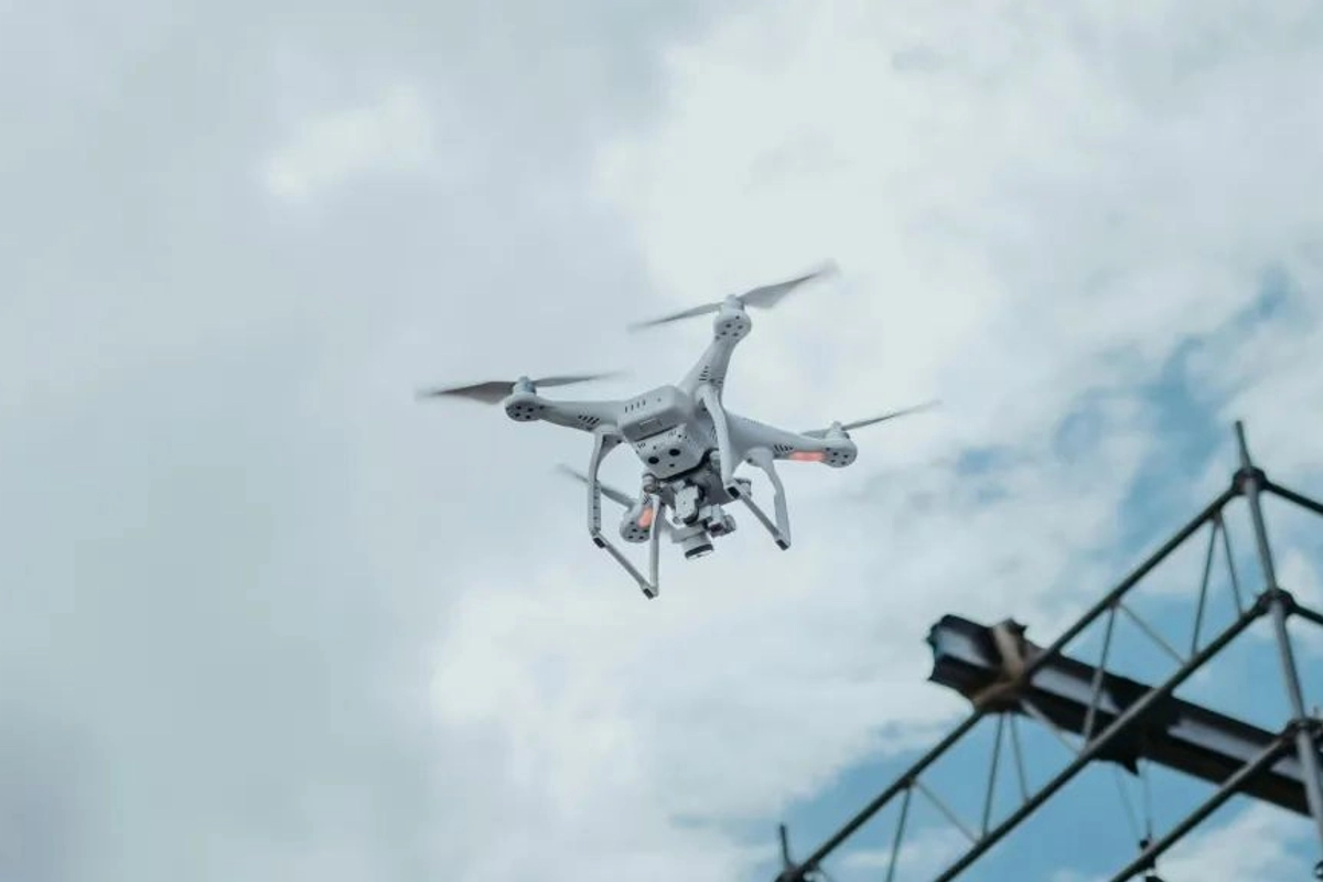 V Česku rostou počty incidentů, kdy amatérští piloti dronů přelétávají nad vojenskými nebo strategickými objekty