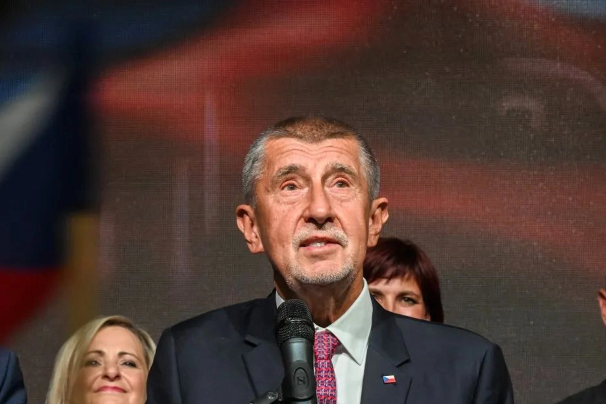 Pár dní po volbách se rýsuje nová vládní koalice pod vedením Andreje Babiše. Motoristé a SPD usilují o ministerské posty