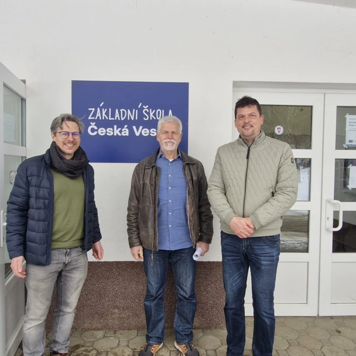 Jsem rád, že se o nás pořád zajímají lidé, kteří mohou pomoci. Komentuje návštěvu prezidenta v České Vsi ředitel školy Worm