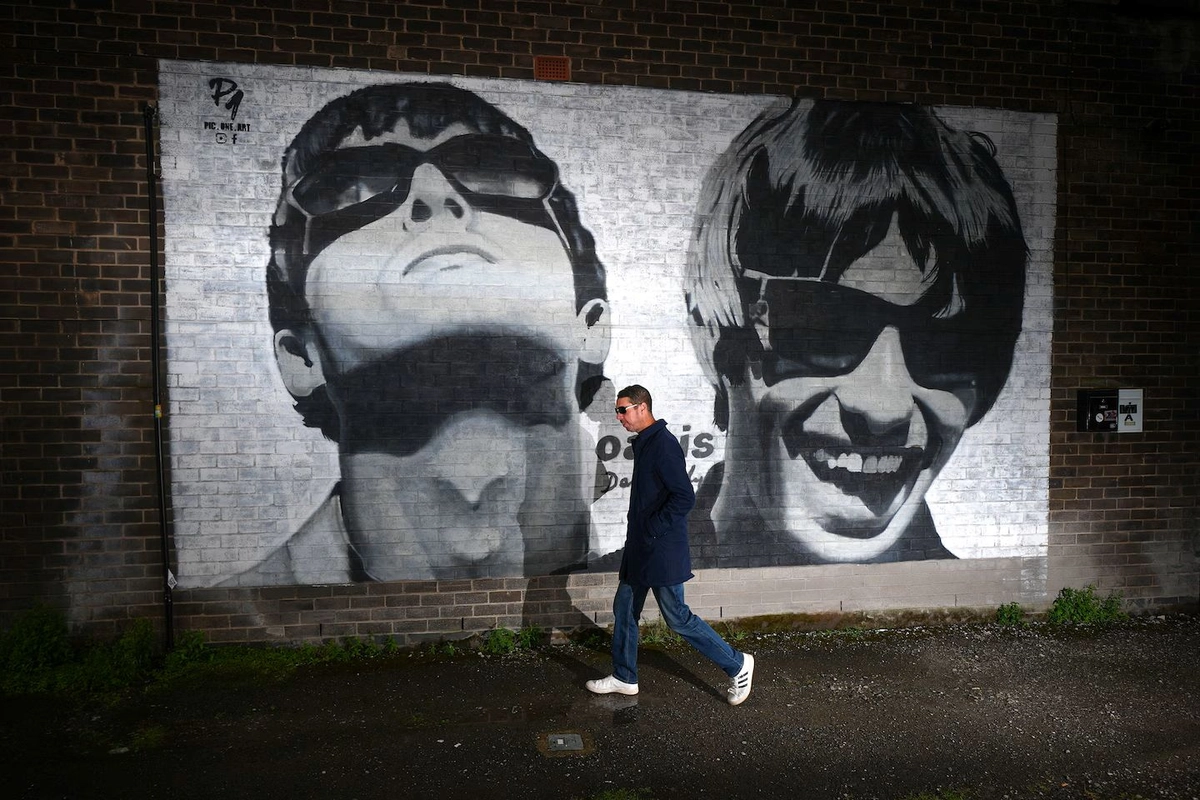 Legendární Oasis se vracejí – po šestnácti letech bratři Noel a Liam Gallagherové znovu společně vyrazili na turné