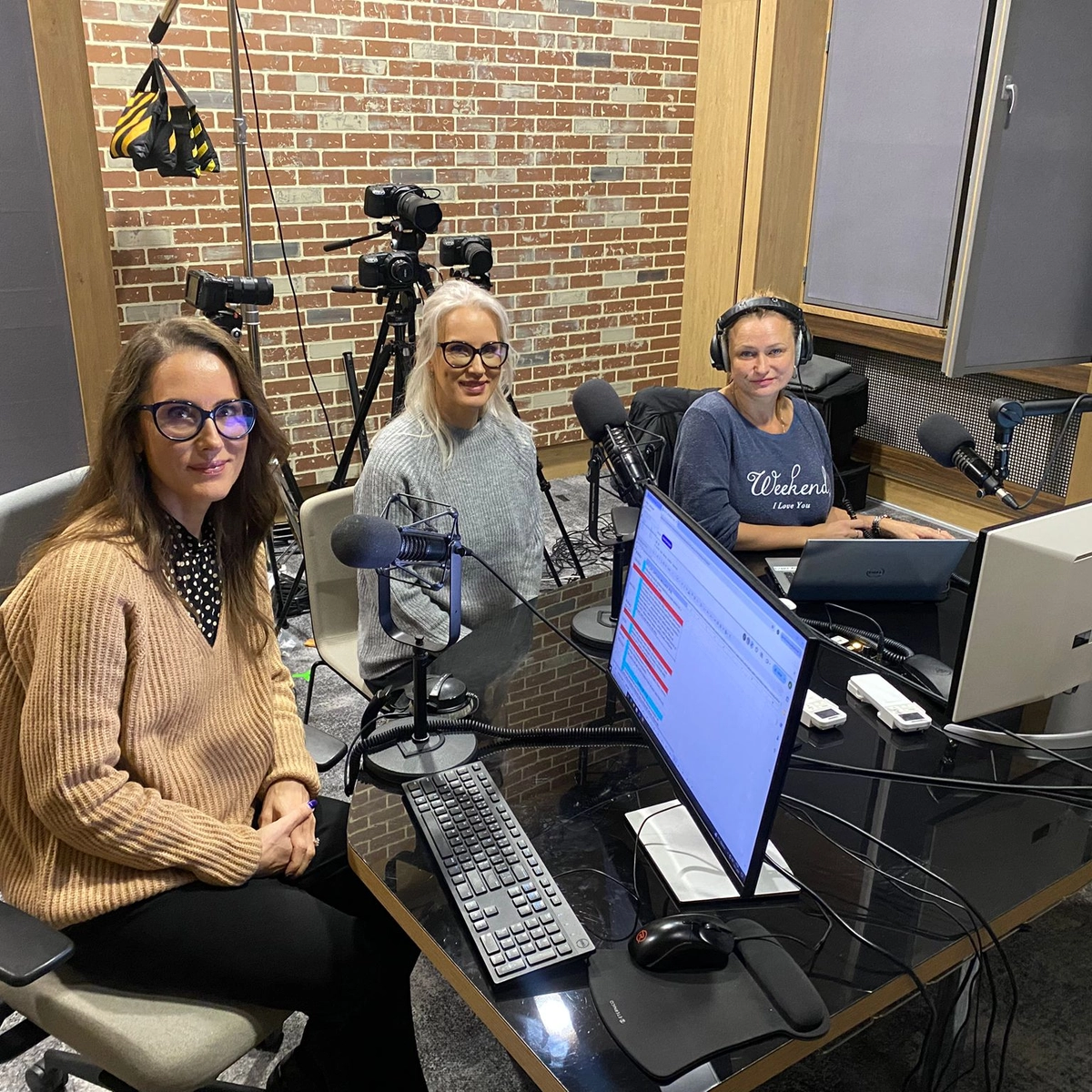 Na platformě prima+ odstartoval nový čtyřdílný kriminální seriál Noční operatér, za kterým stojí scenáristické a režijní duo Kateřina a Jitka Bártů