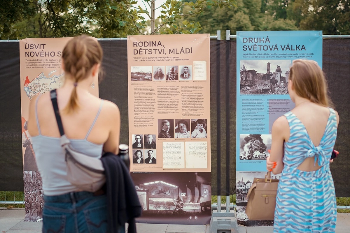 Dnes si připomínáme 57 let od vpádu vojsk Varšavské smlouvy do Československa. V Praze začal festival NeverMore 68