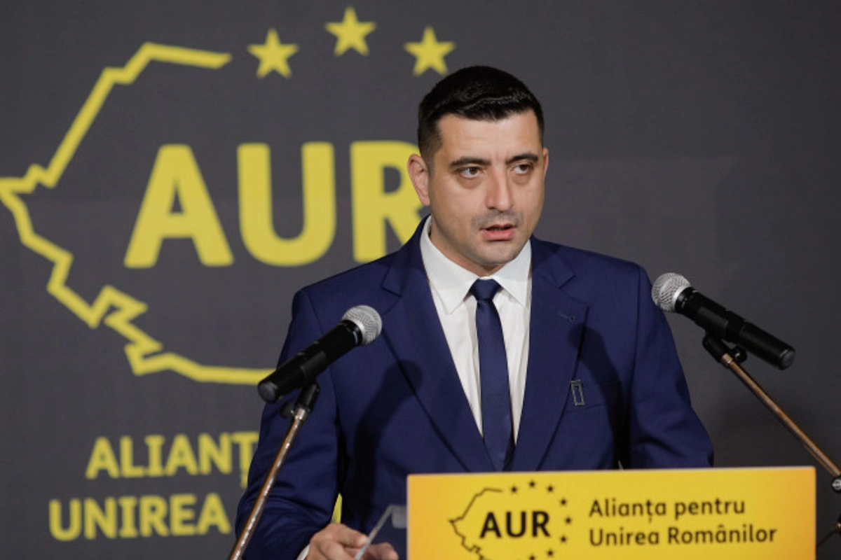 V Rumunsku o víkendu proběhlo první kolo opakovaných prezidentských voleb, ovládl je pravicový politik Simion. 