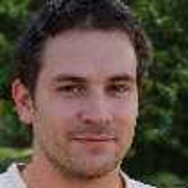 Zatímco oslavujeme Den vítězství, nacismus nenápadně proniká do našich domovů.