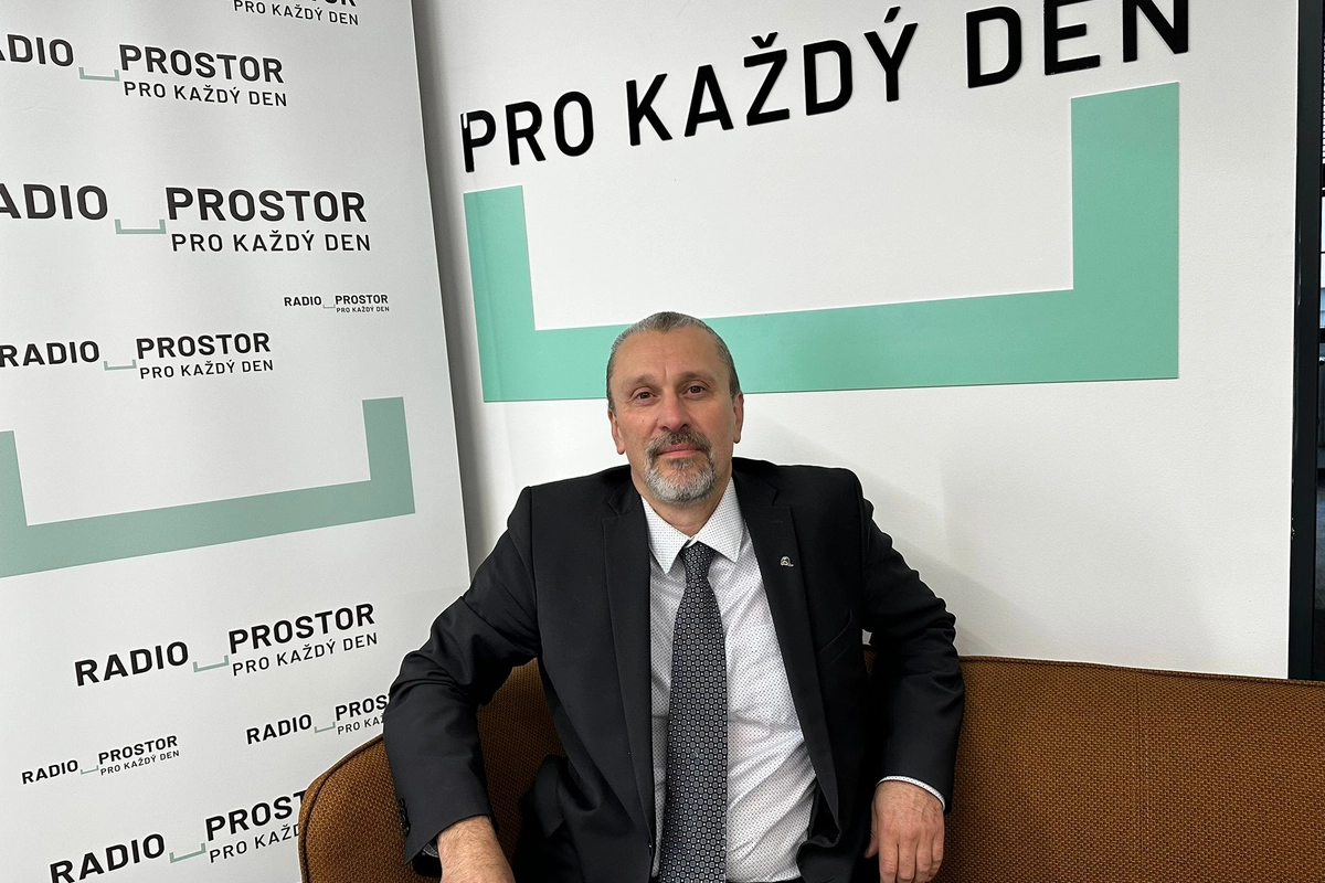 Když zpochybňujete proceduru, nejste schopni zpochybnit podstatu dané věci, říká ministr pro legislativu Šalomoun 