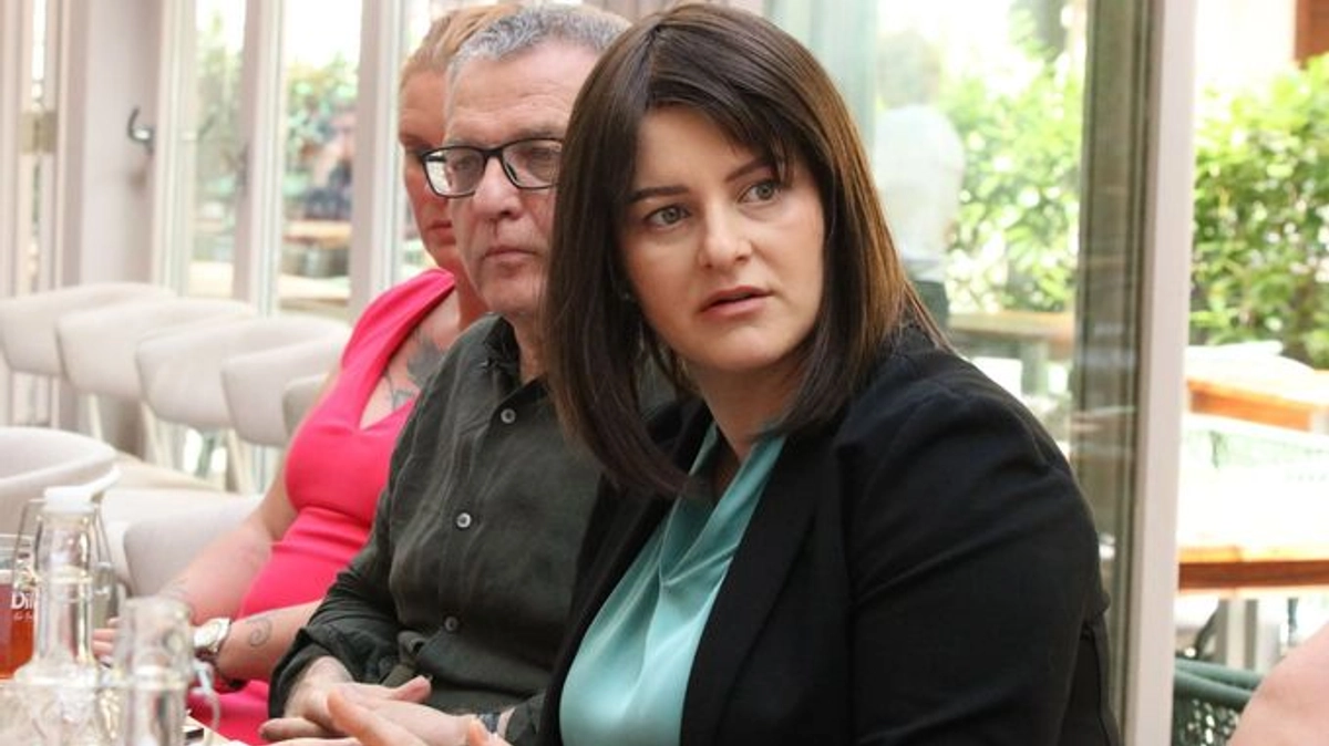Komunisté a sociální demokraté půjdou spolu do voleb pod hlavičkou hnutí Stačilo!