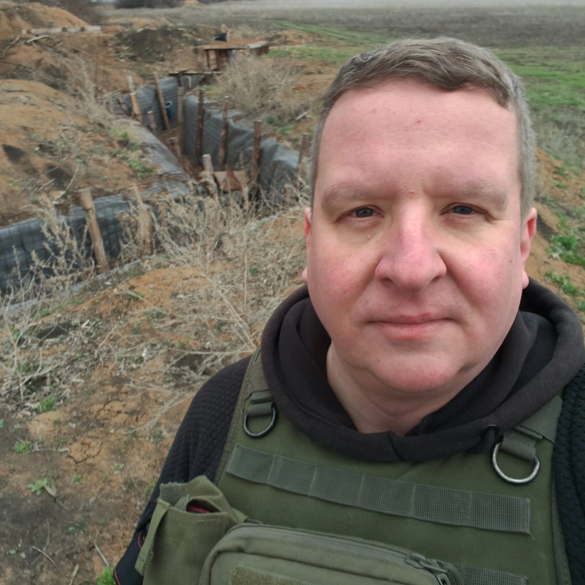 Ukrajinci pociťují, že v tuto chvíli se jim pomoci ze Spojených států už nedostane, popsal situaci na Ukrajině zahraniční reportér Voska