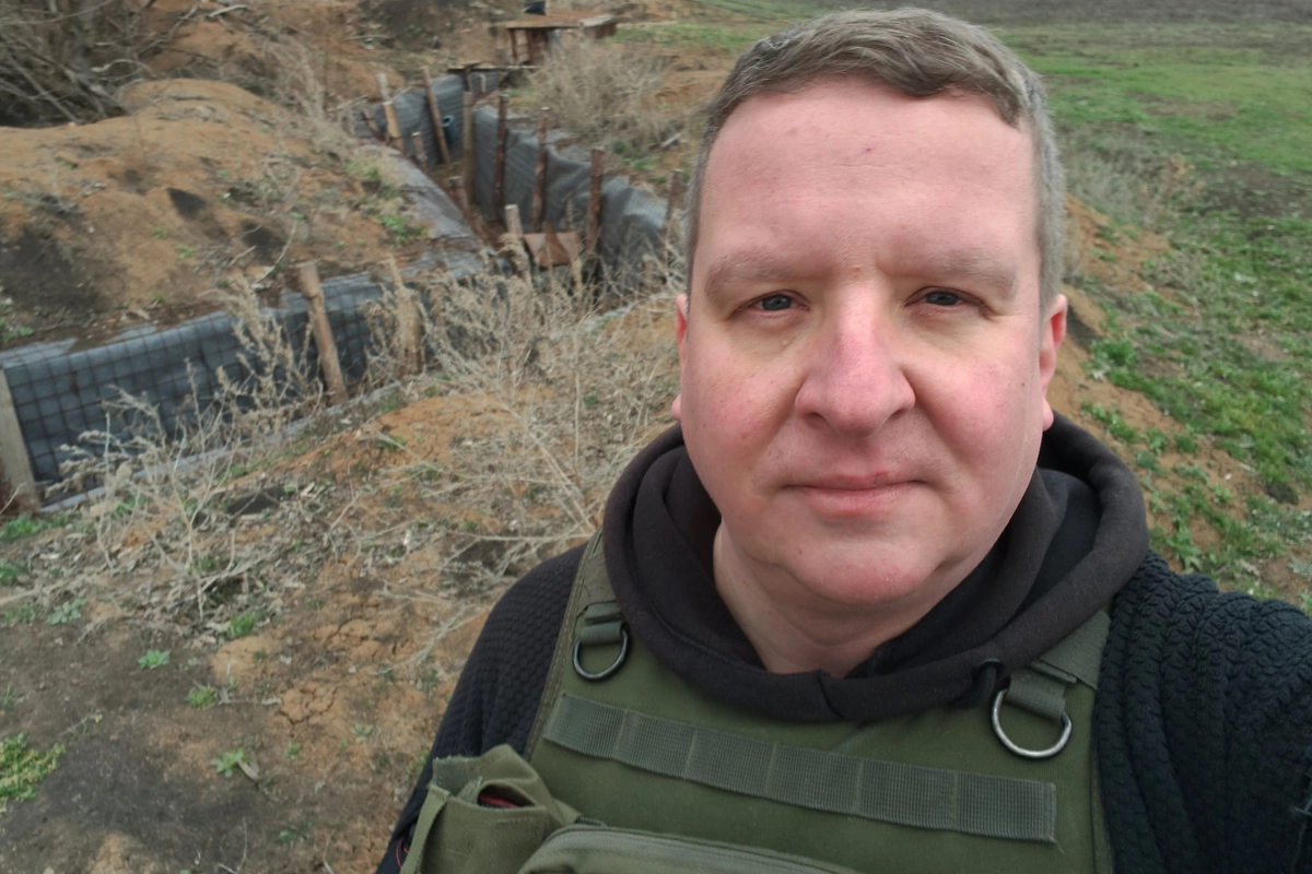 Ukrajinci pociťují, že v tuto chvíli se jim pomoci ze Spojených států už nedostane, popsal situaci na Ukrajině zahraniční reportér Voska