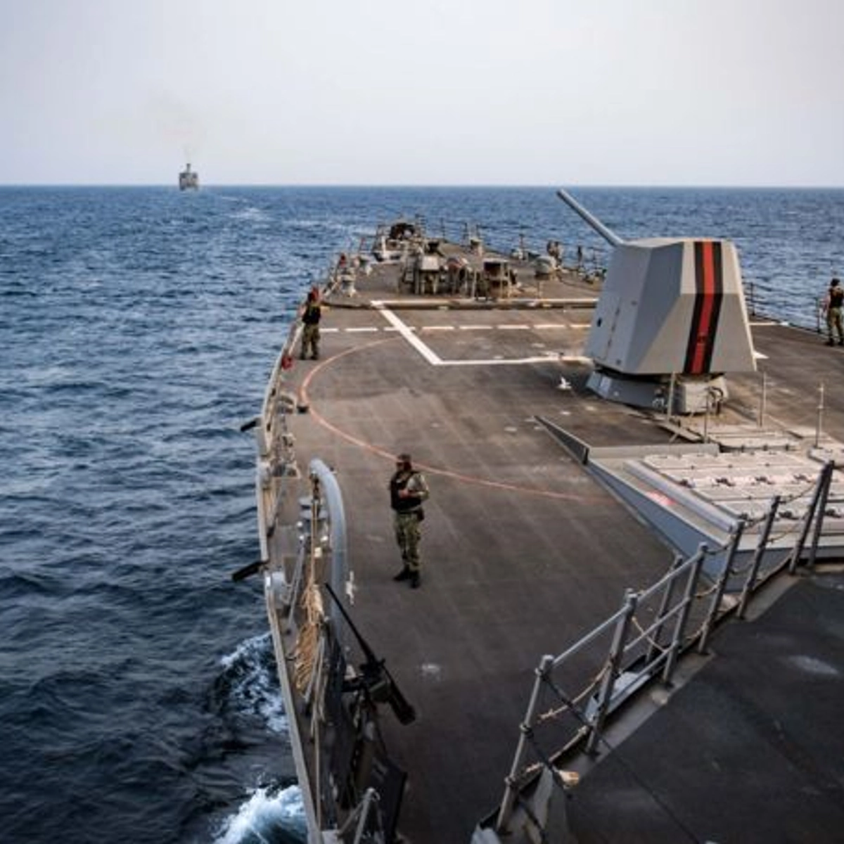 Americké válečné lodě operují v Karibiku. Příčinou má být obchod s drogami