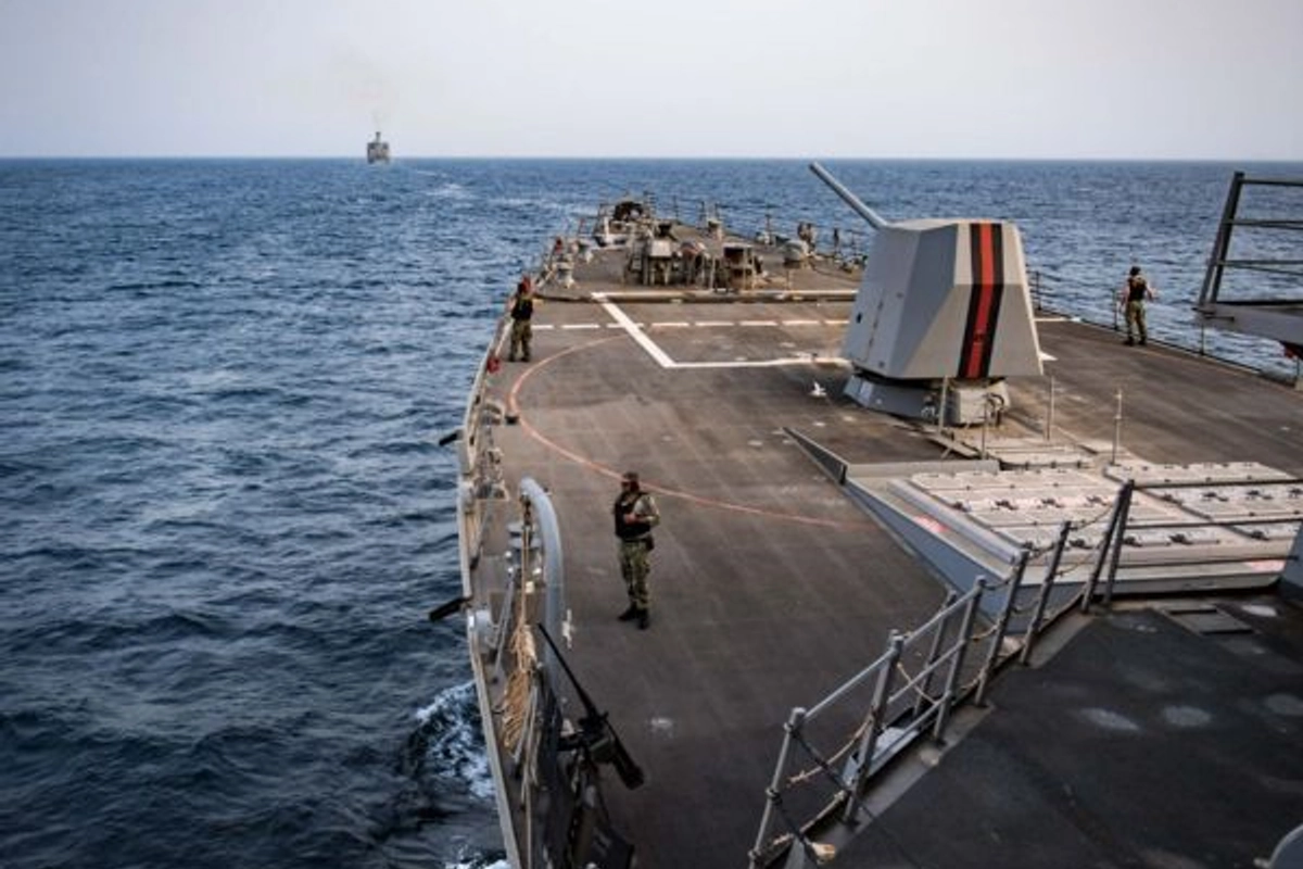 Americké válečné lodě operují v Karibiku. Příčinou má být obchod s drogami