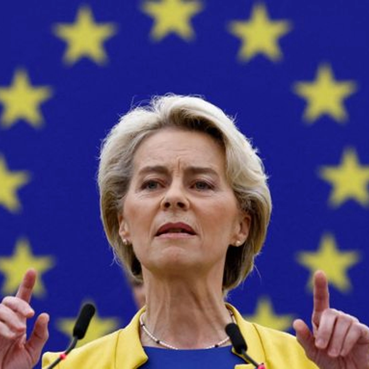 Předsedkyně Evropské komise Ursula von der Leyen čelí hned dvěma návrhům na hlasování o nedůvěře