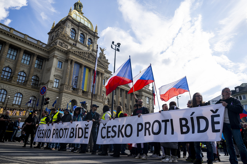 „Blbá nálada“ kráčí Českem a zmatení voliči SPOLU • Blogosvět.cz