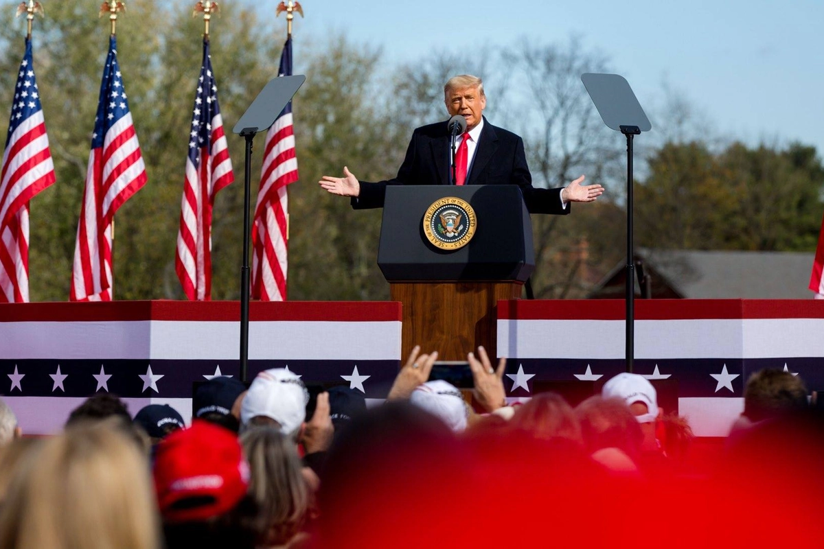 Trumpovi hrozí kriminál i omezení občanských práv, říká politolog Hanáček