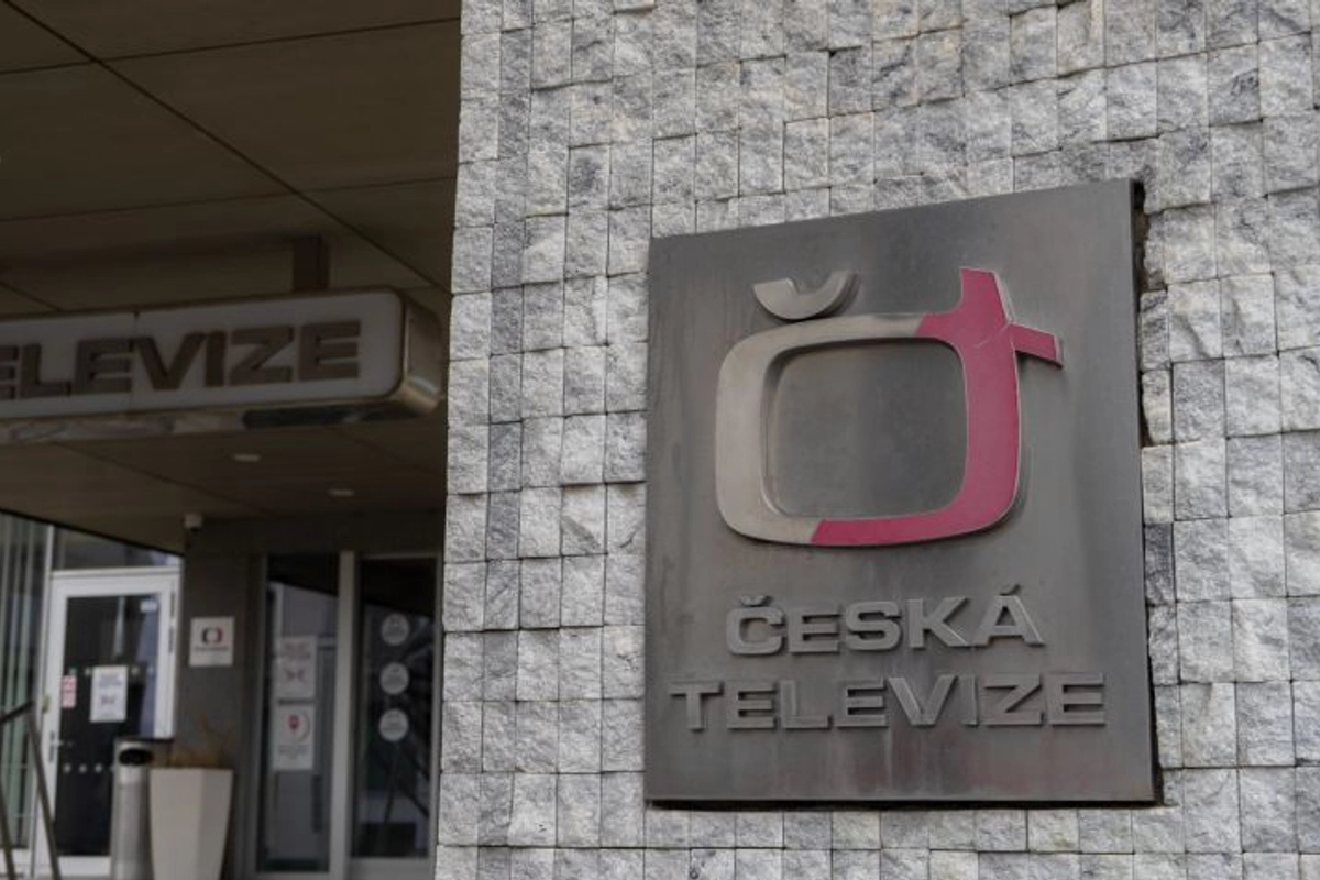 Česká televize od dubna kvůli úspoře nákladů nebude vysílat některé pořady na svém zpravodajském kanálu ČT24. Úspora nebude vysoká, míní mediální odborník Potůček