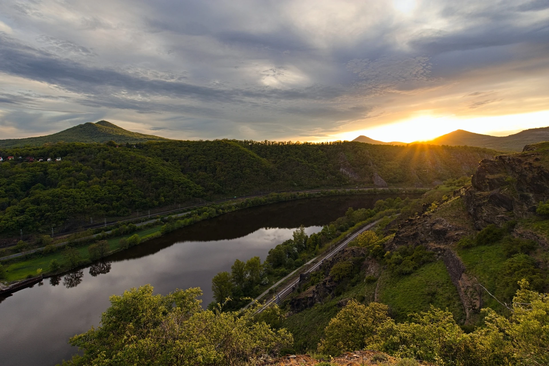 Západ slunce nad Bránou do Čech