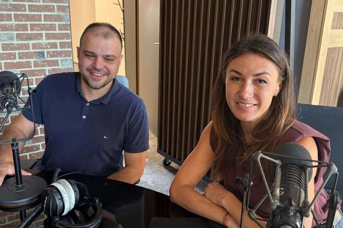 Koučink dnes patří mezi moderní nástroje osobního i profesního rozvoje, ale málokdo tuší, odkud se vlastně vzal