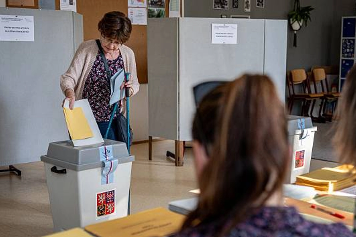 Má se Česko zadlužit kvůli zbrojení a má vydávat pět procent na obranu, jak žádá NATO? Ptali jsme se soupeřů o Sněmovnu