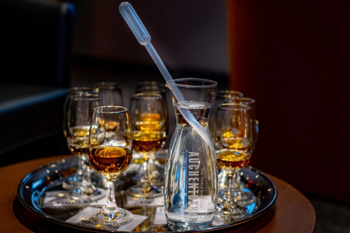 200 druhů whisky na jednom místě? Jedině na Whisky Life! Prague