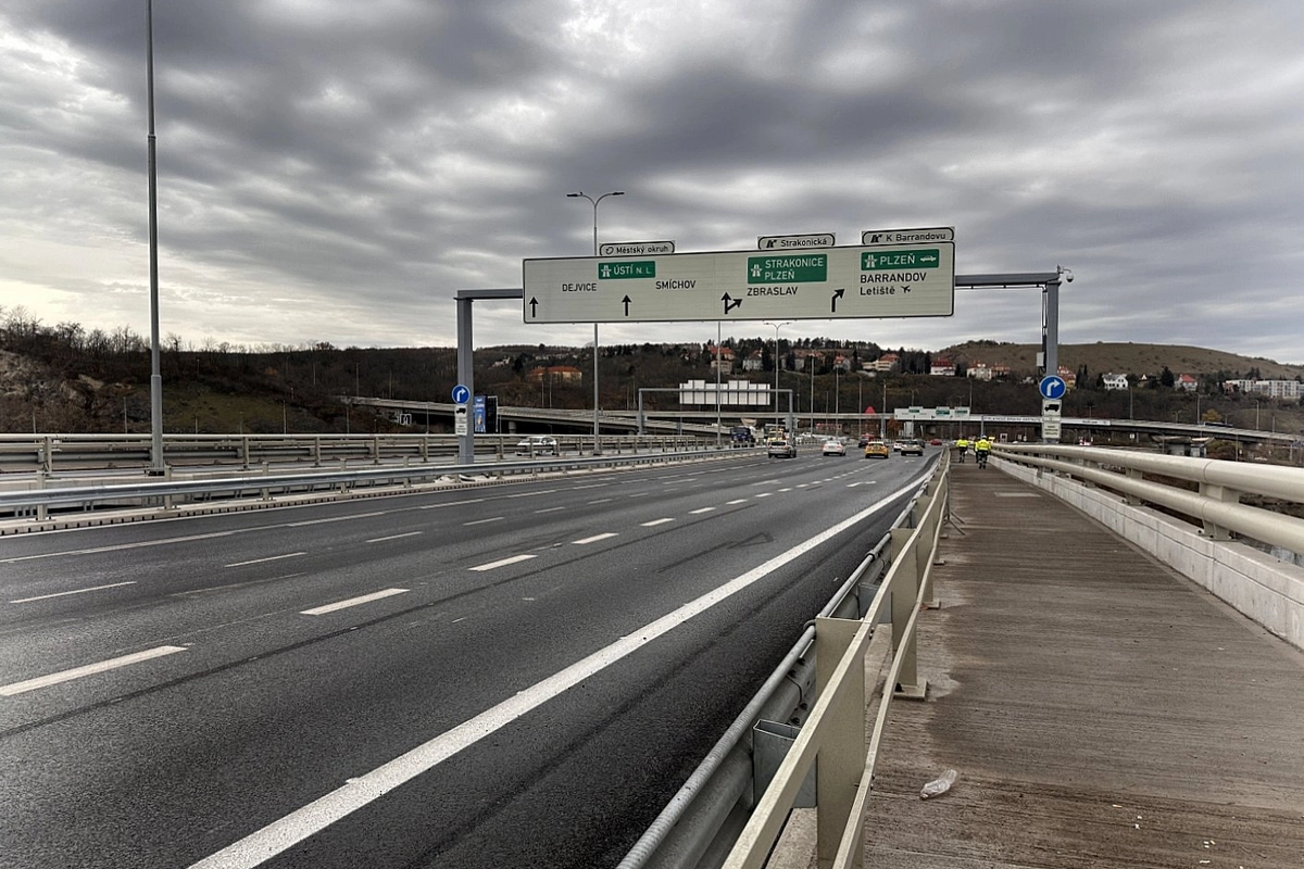 Oprava Barrandovského mostu skončila o rok dříve. Přesto má ale velký šrám, říká Prokop