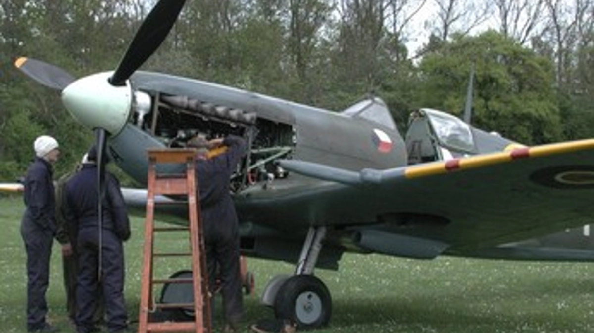 Před 85 lety vznikla první československá peruť britského Královského letectva RAF – slavná 310. stíhací jednotka