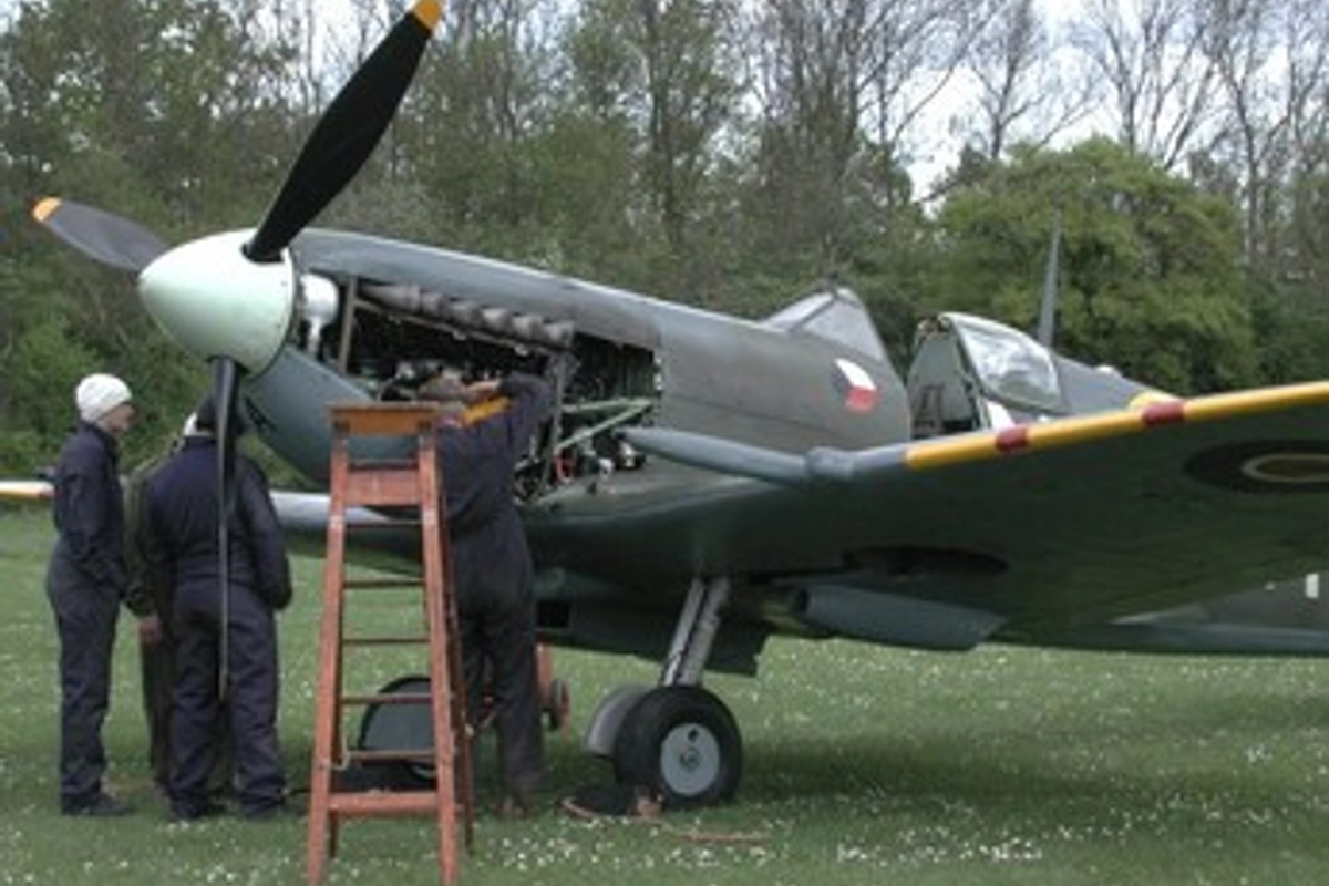 Před 85 lety vznikla první československá peruť britského Královského letectva RAF – slavná 310. stíhací jednotka