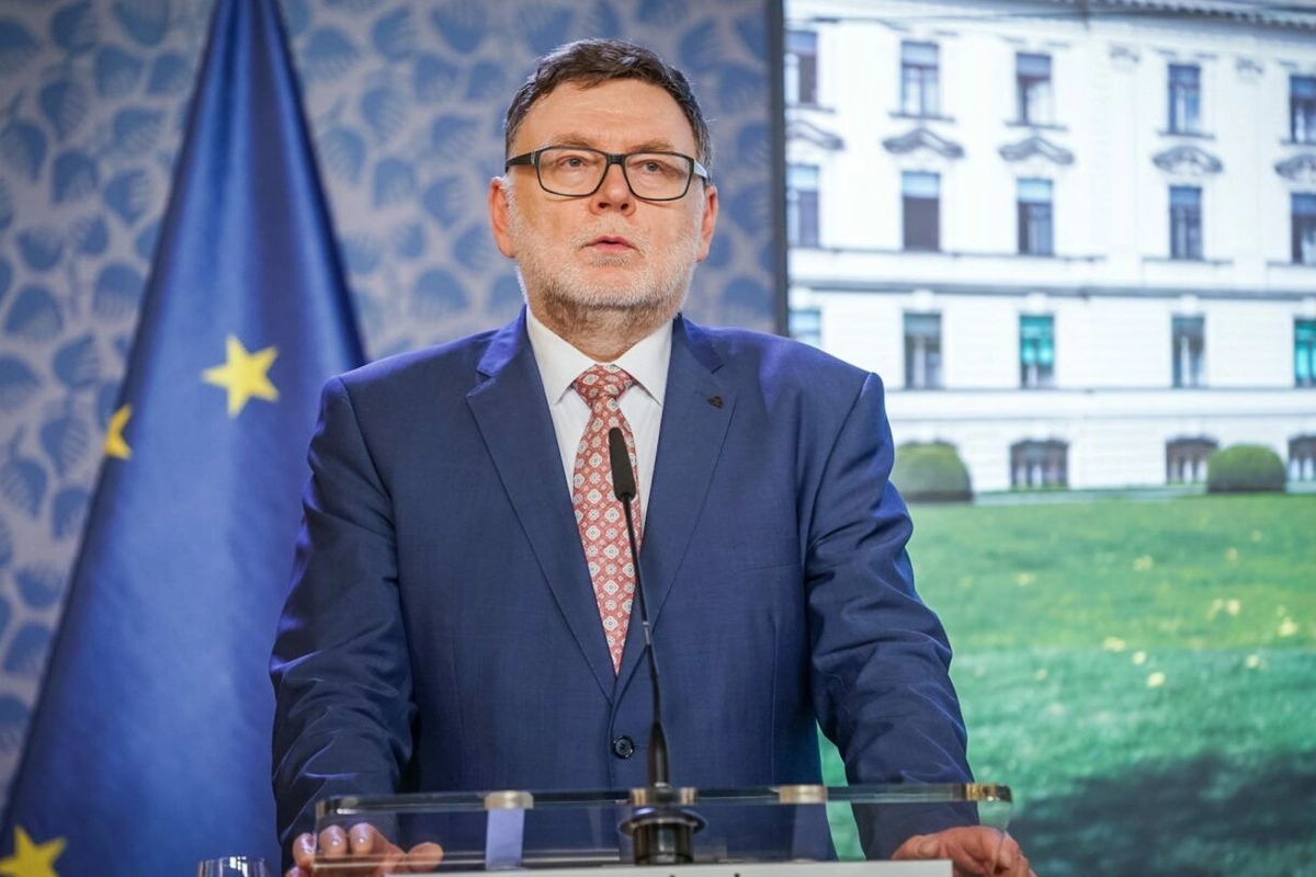 Vláda v posledním možném termínu schválila státní rozpočet. Naplánovala schodek ve výši 286 miliard korun